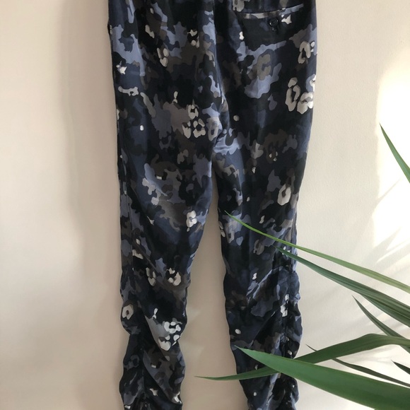 3.1 Phillip Lim silk blue camp pants - Picture 4 of 5